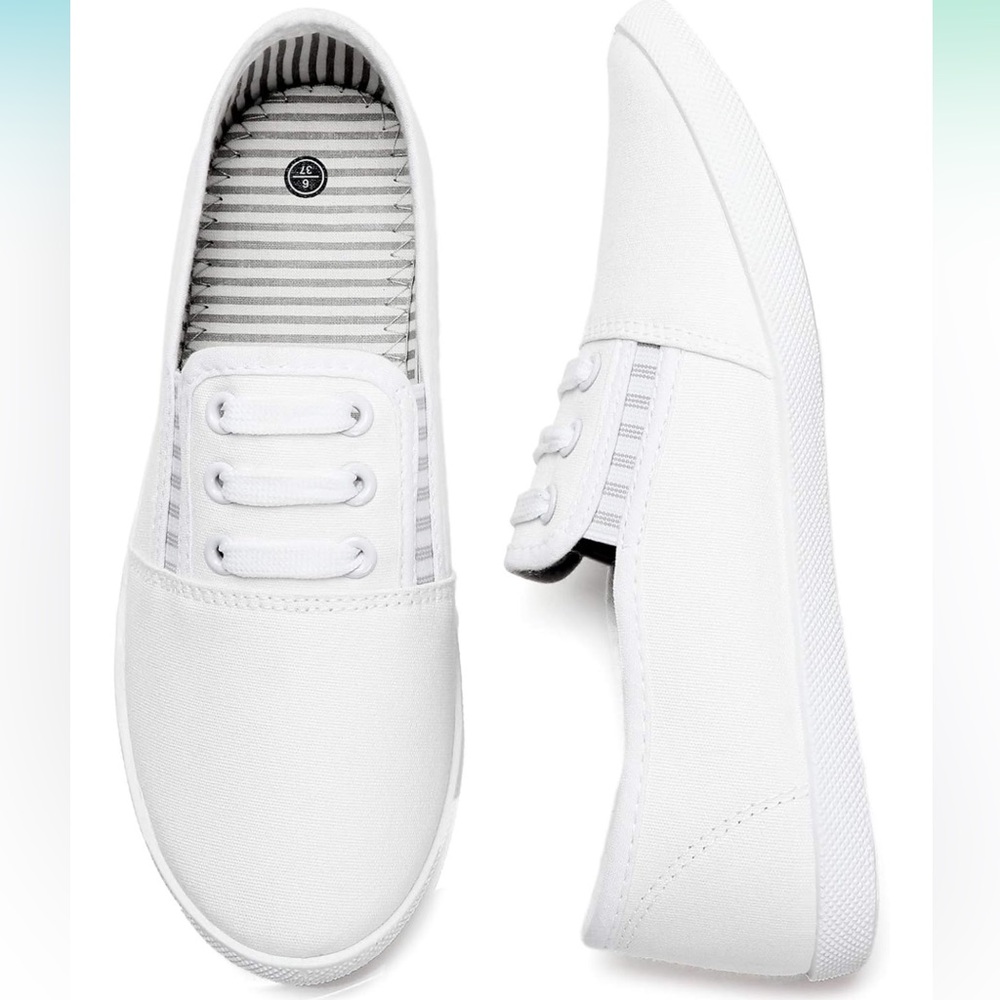 🚚 NEW White Canvas Slip On Sneakers Sz 9. New in Box.